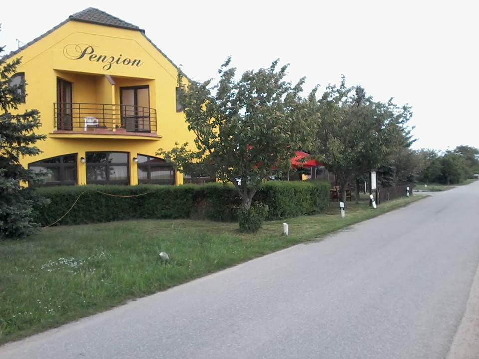 Hostinec U Josefa Jevišovice Exterior foto